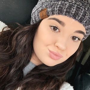 Meet your Posher, Kourtnie